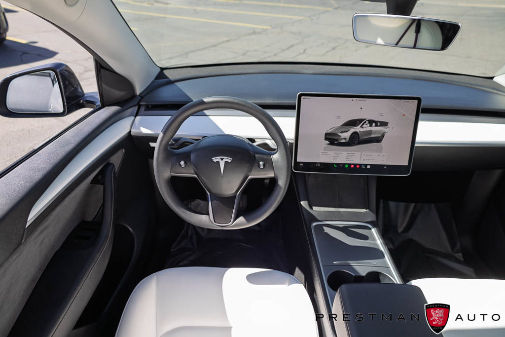 Used 2024 Tesla Model Y Long Range AWD/4WD image 2