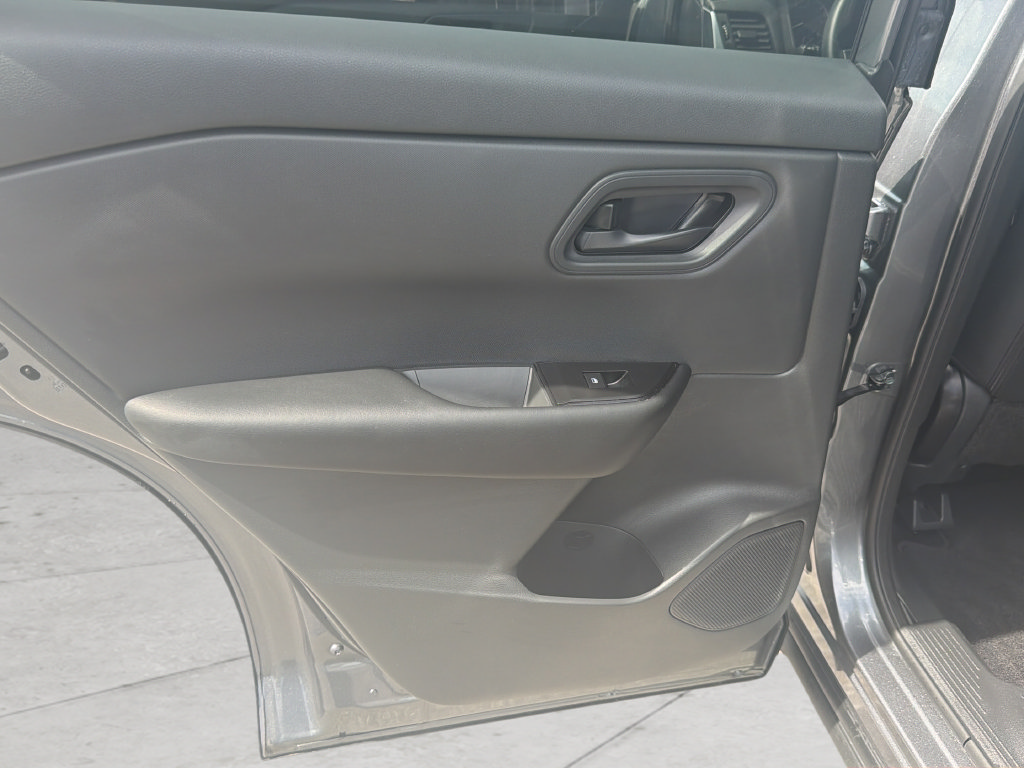 Certified 2025 Nissan Rogue S FWD image 25