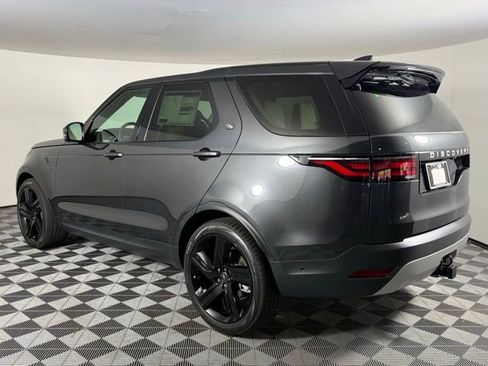Used 2025 Land Rover Discovery S image 5