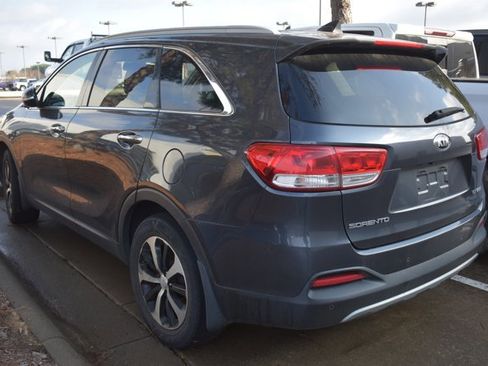 Used 2017 Kia Sorento EX w/ EX Premium Package image 6