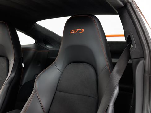 Used 2018 Porsche 911 GT3 RWD image 17