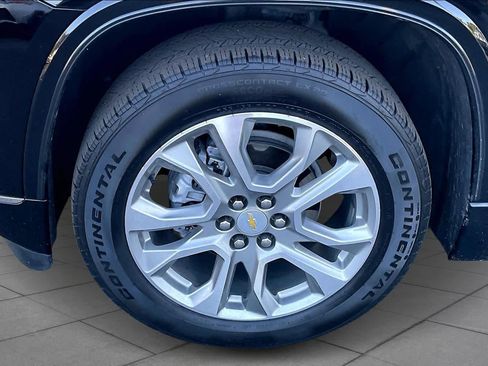 Certified 2021 Chevrolet Traverse Premier w/ LPO, Floor Liner Package image 9