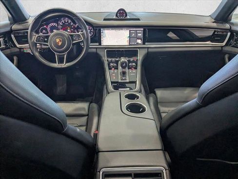 Used 2017 Porsche Panamera image 19