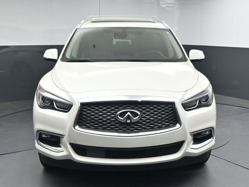 Used 2019 INFINITI QX60 Luxe w/ Essential Package FWD image 2