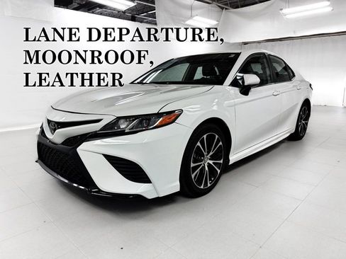 Used 2020 Toyota Camry SE FWD image 1