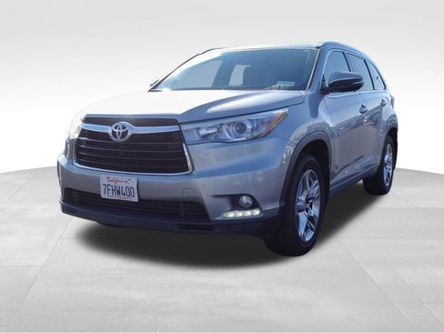 Used 2014 Toyota Highlander Limited image 8