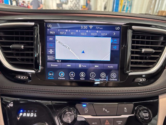 Used 2020 Chrysler Pacifica Limited FWD image 8