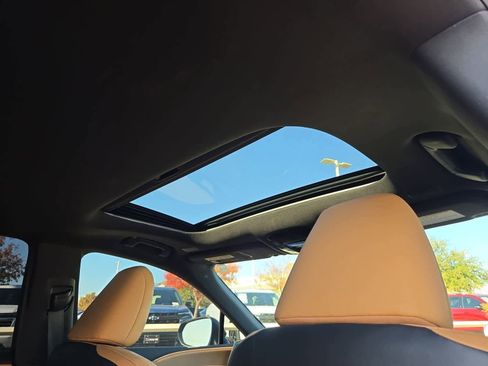 Used 2024 Lexus RX 350 Premium image 21