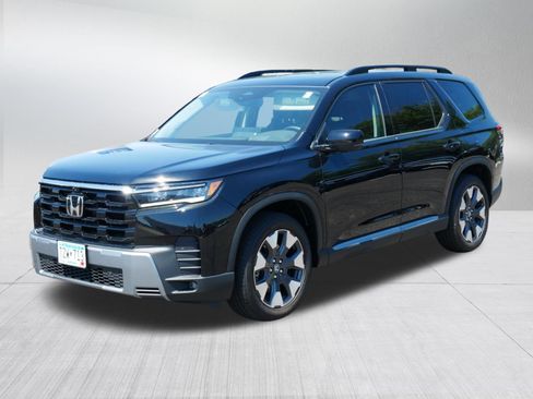 Certified 2026 Honda Pilot Elite image 3