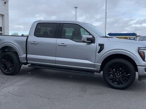 Used 2025 Ford F150 Lariat image 3