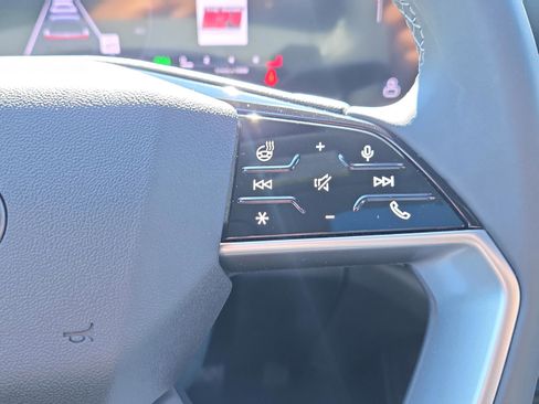 Used 2025 Audi Q5 Premium w/ Convenience Package image 31