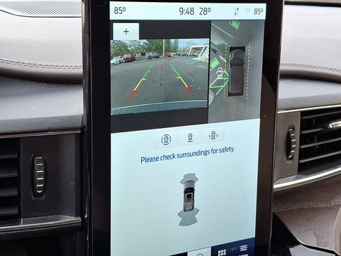 Certified 2022 Ford Explorer Platinum w/ Equipment Group 601A image 20