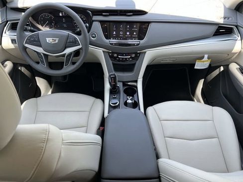 New 2025 Cadillac XT5 Premium Luxury image 9