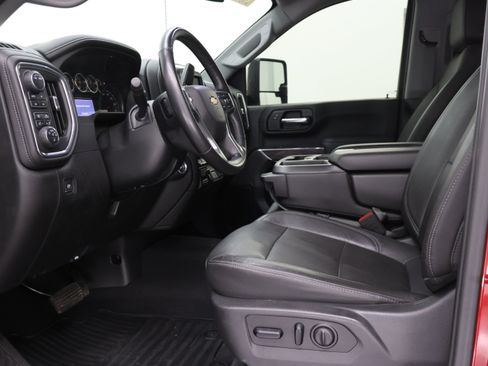 Used 2020 Chevrolet Silverado 2500 LTZ w/ Z71 Off-Road Package AWD/4WD image 8