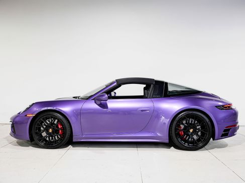 Used 2024 Porsche 911 Targa 4 GTS image 8