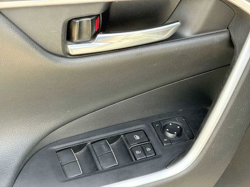 Used 2021 Toyota RAV4 XSE AWD/4WD image 14
