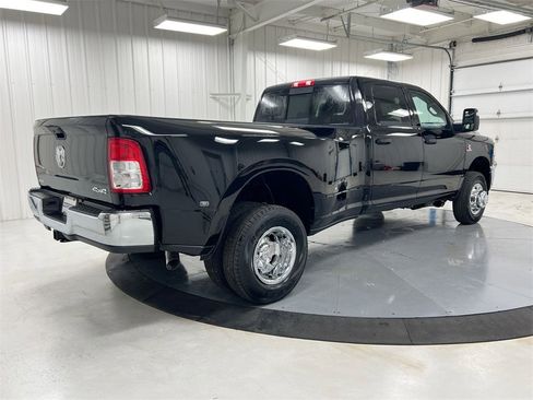 Used 2024 RAM 3500 Tradesman w/ Chrome Appearance Group image 5