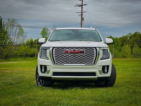 Used 2023 GMC Yukon Denali AWD/4WD image 8