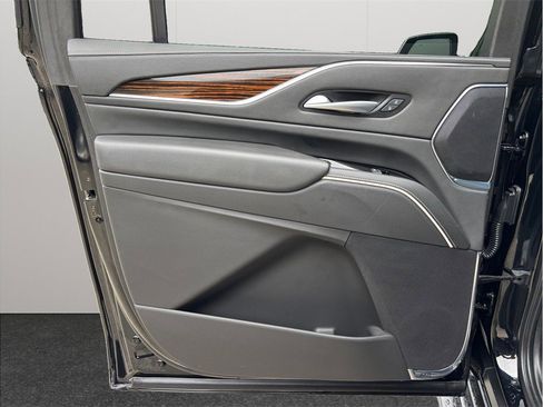 Used 2023 Cadillac Escalade ESV Premium Luxury RWD image 45