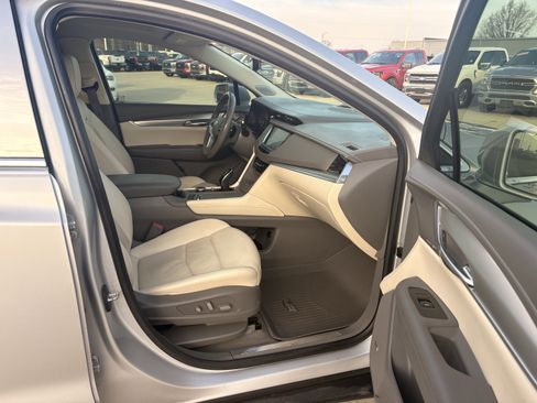 Used 2020 Cadillac XT5 Premium Luxury image 8