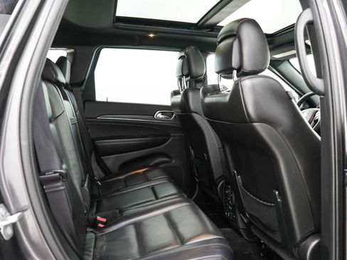 Used 2019 Jeep Grand Cherokee Limited w/ Luxury Group II AWD/4WD image 14