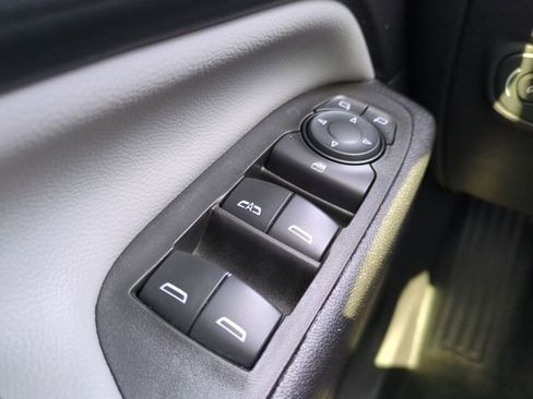 Used 2024 Chevrolet Equinox LT FWD image 28