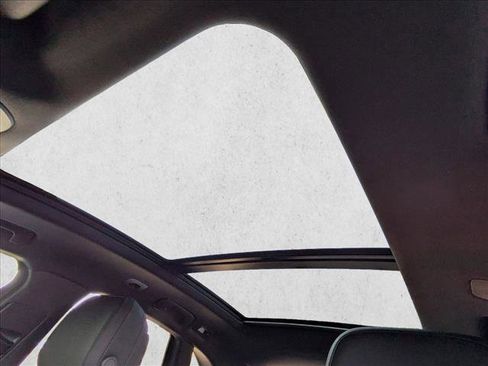 Certified 2025 Porsche Macan Turbo image 22