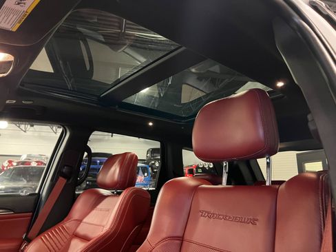 Used 2018 Jeep Grand Cherokee Trackhawk AWD/4WD image 24