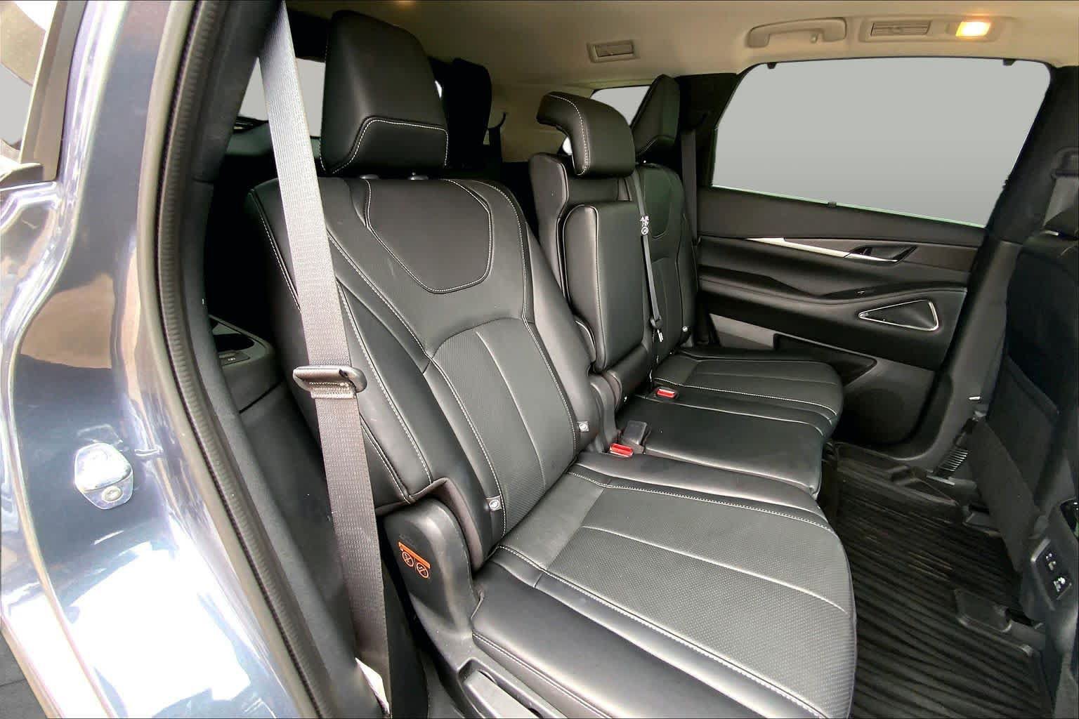 Used 2023 INFINITI QX60 Sensory w/ Vision Package FWD image 18