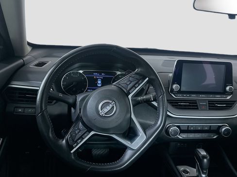 Used 2024 Nissan Altima 2.5 SR FWD image 17