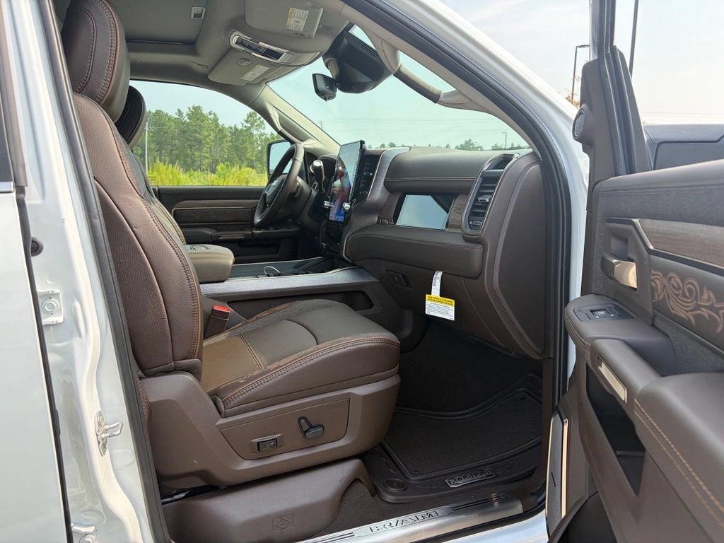 New 2026 RAM 3500 Longhorn AWD/4WD image 41