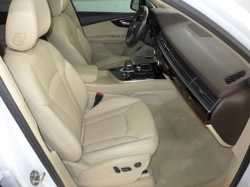 Used 2019 Audi Q7 3.0T Prestige image 51