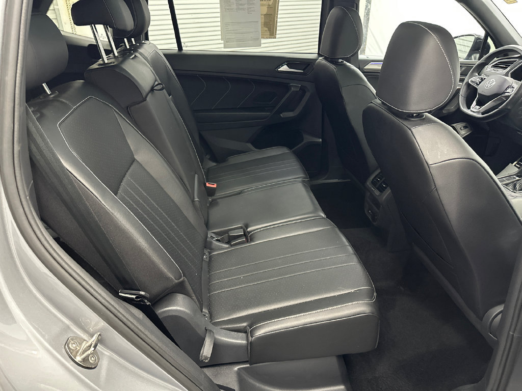 Used 2024 Volkswagen Tiguan SE R-Line FWD image 16