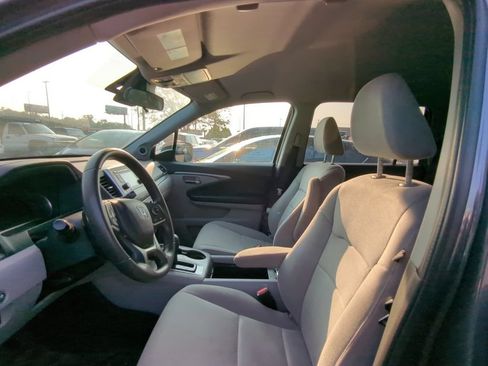 Used 2019 Honda Pilot LX image 6