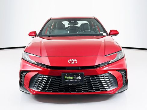 Used 2025 Toyota Camry SE FWD image 2