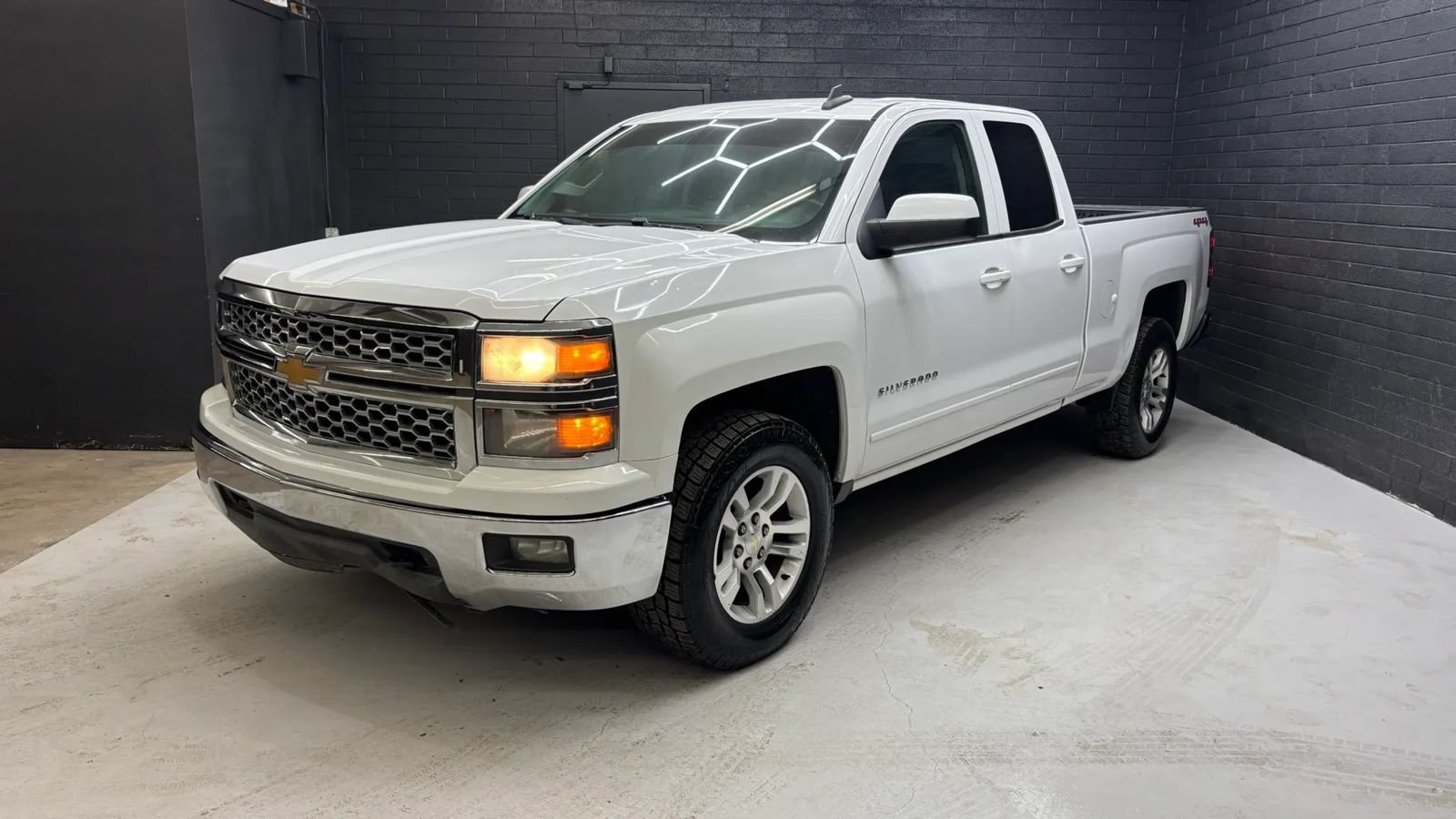 Used 2015 Chevrolet Silverado 1500 LT w/ All Star Edition AWD/4WD image 2