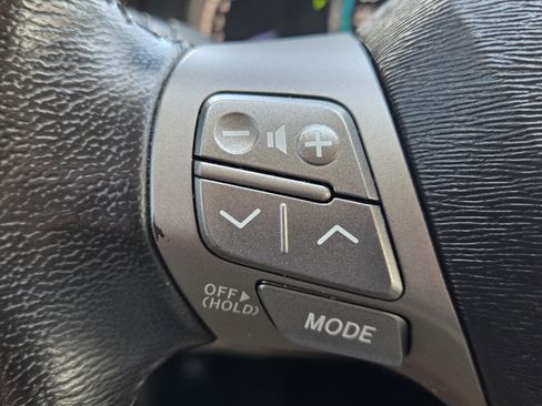 Used 2011 Toyota Venza AWD w/ Comfort Pkg image 24