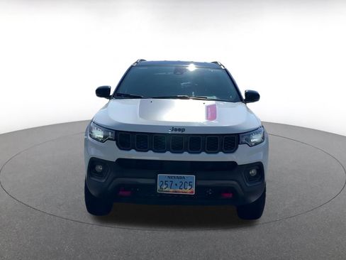 Used 2025 Jeep Compass Trailhawk image 4