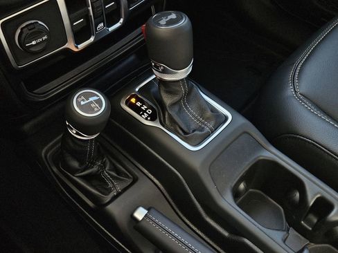 New 2026 Jeep Wrangler Unlimited Sahara AWD/4WD image 22