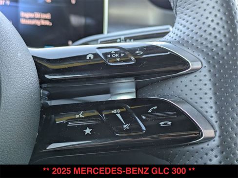 Certified 2025 Mercedes-Benz GLC 300 4MATIC image 17