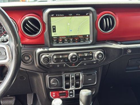 Used 2022 Jeep Wrangler Unlimited Rubicon w/ Dual Top Group AWD/4WD image 21
