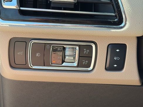 Used 2023 Lincoln Navigator 4WD image 20