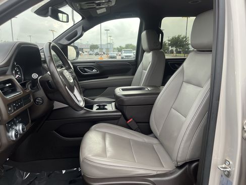 Used 2021 GMC Yukon XL SLT w/ SLT Luxury Package AWD/4WD image 29