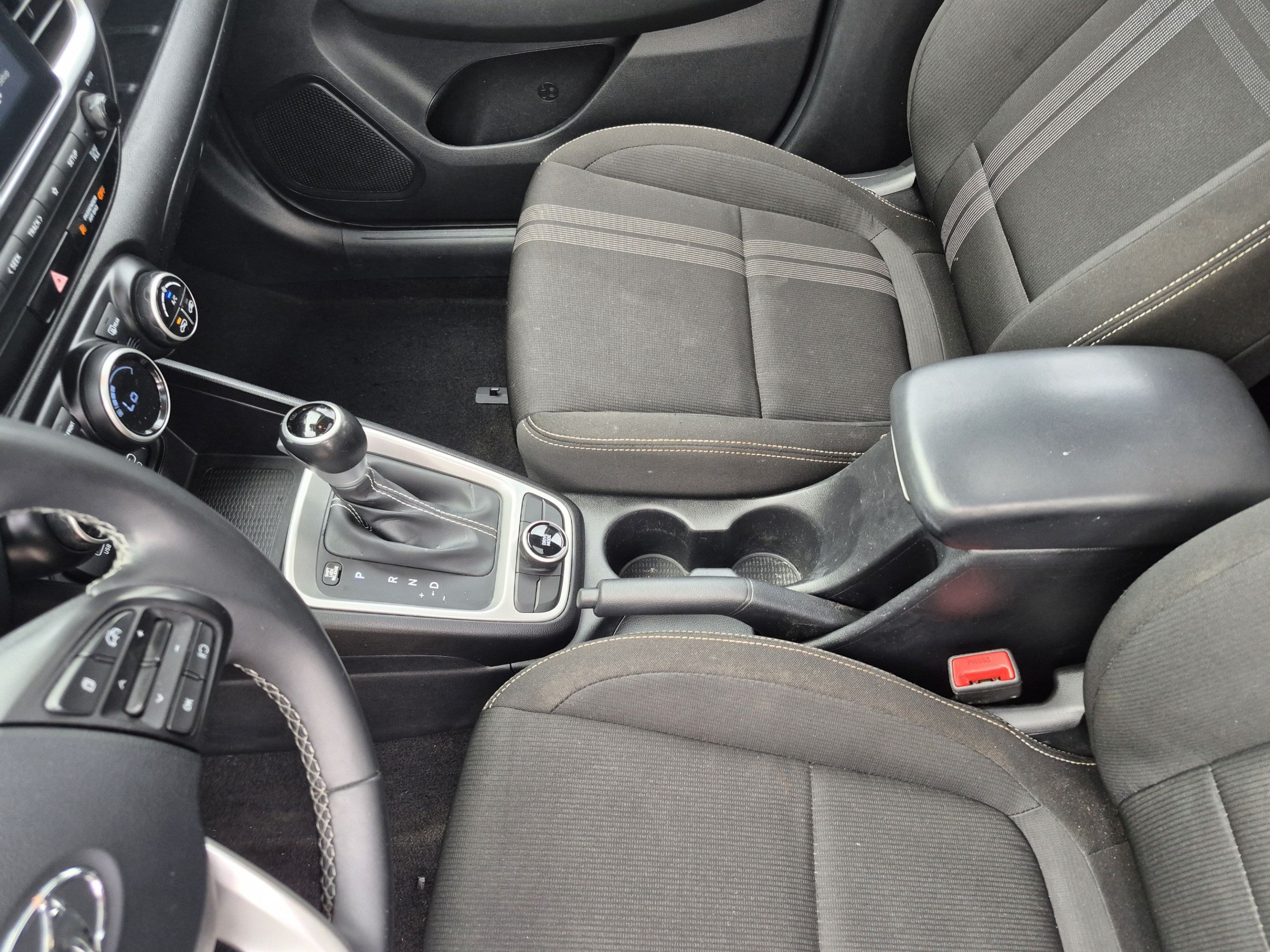 Used 2023 Hyundai Venue SEL w/ Cargo Package FWD image 22