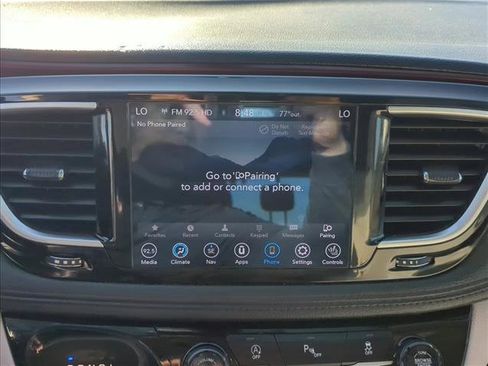 Used 2020 Chrysler Pacifica Limited image 22