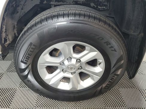Used 2018 Toyota 4Runner SR5 RWD image 9