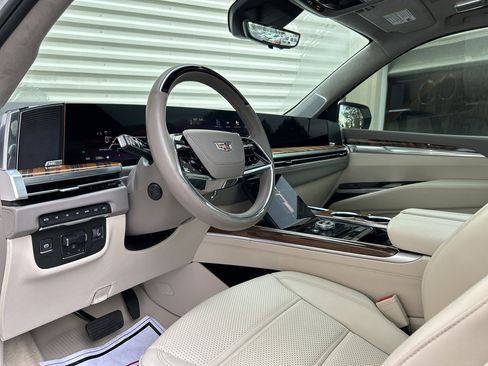 Certified 2025 Cadillac Escalade Sport Platinum image 6