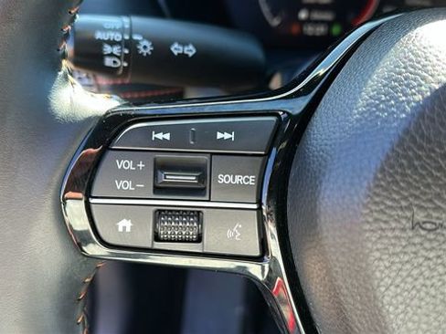 Used 2025 Honda HR-V Sport image 11