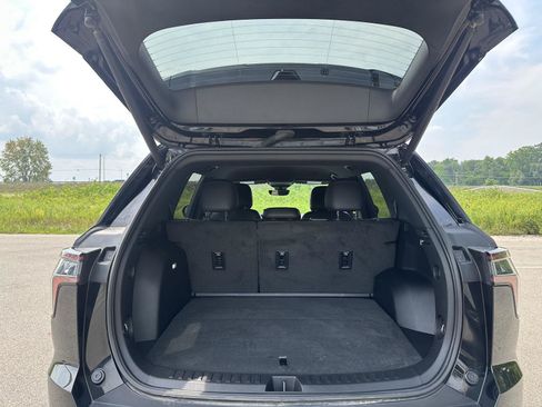 Used 2025 Chevrolet Equinox LT w/ Convenience Package II FWD image 11