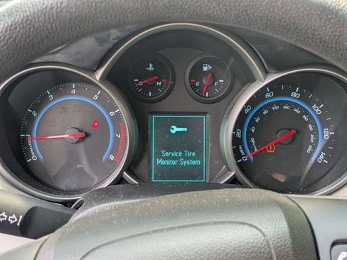 Used 2015 Chevrolet Cruze LS FWD image 9